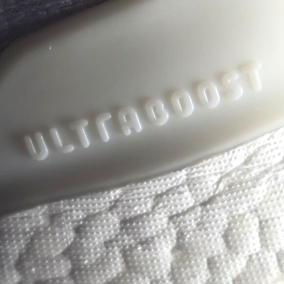 Adidas UltraBoost 22 GX5913 – White Bliss / Solar Green – US Men’s Size 9 - Picture 10 of 14